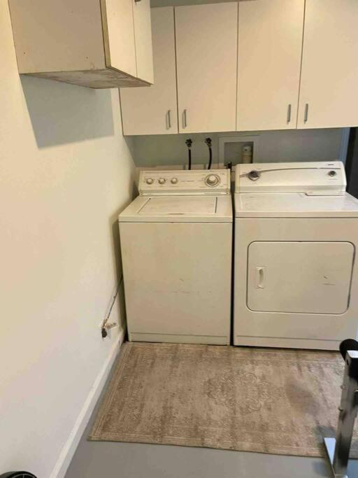 Entire 3bdr W/parking, Backyard, Firepit, Bbq Pousada *