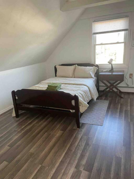 Entire 3bdr W/parking, Backyard, Firepit, Bbq * Nova York