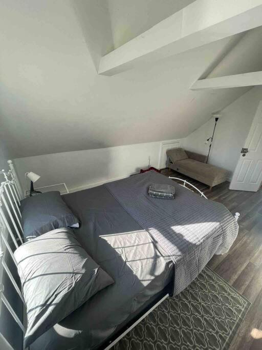 Pousada Entire 3bdr W/parking, Backyard, Firepit, Bbq Nova York